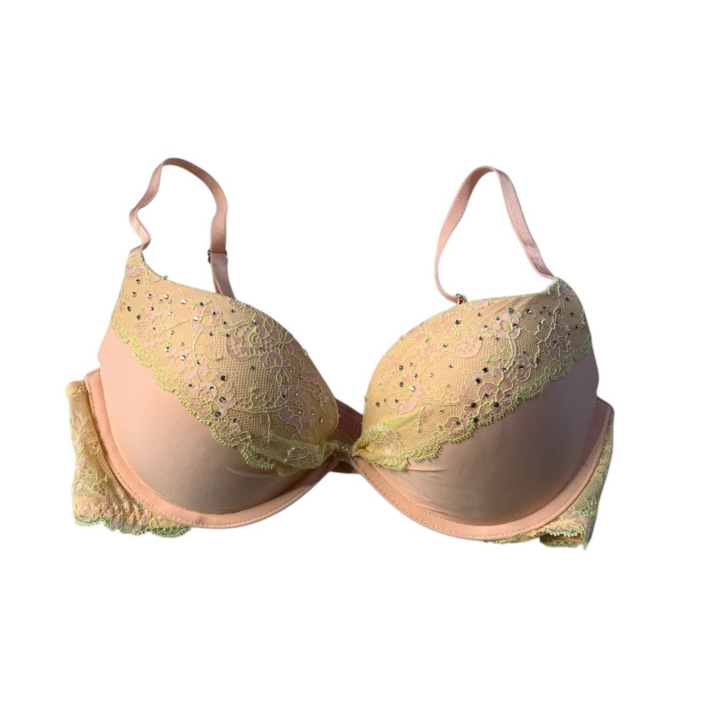 Victoria’s Secret‎ 32 D Push Up Bra In Peach